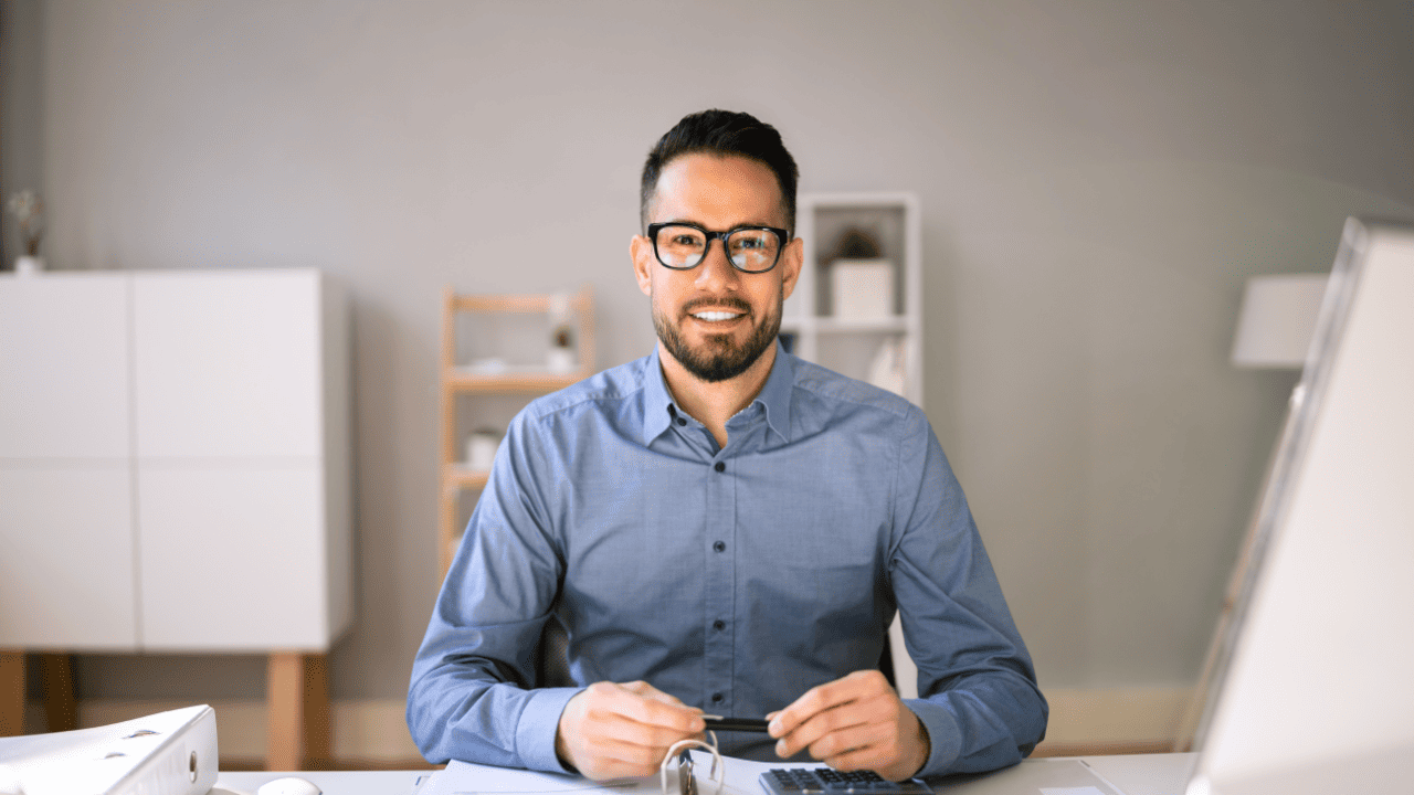 Expert comptable en ligne vs cabinet traditionnel : avantages et limites